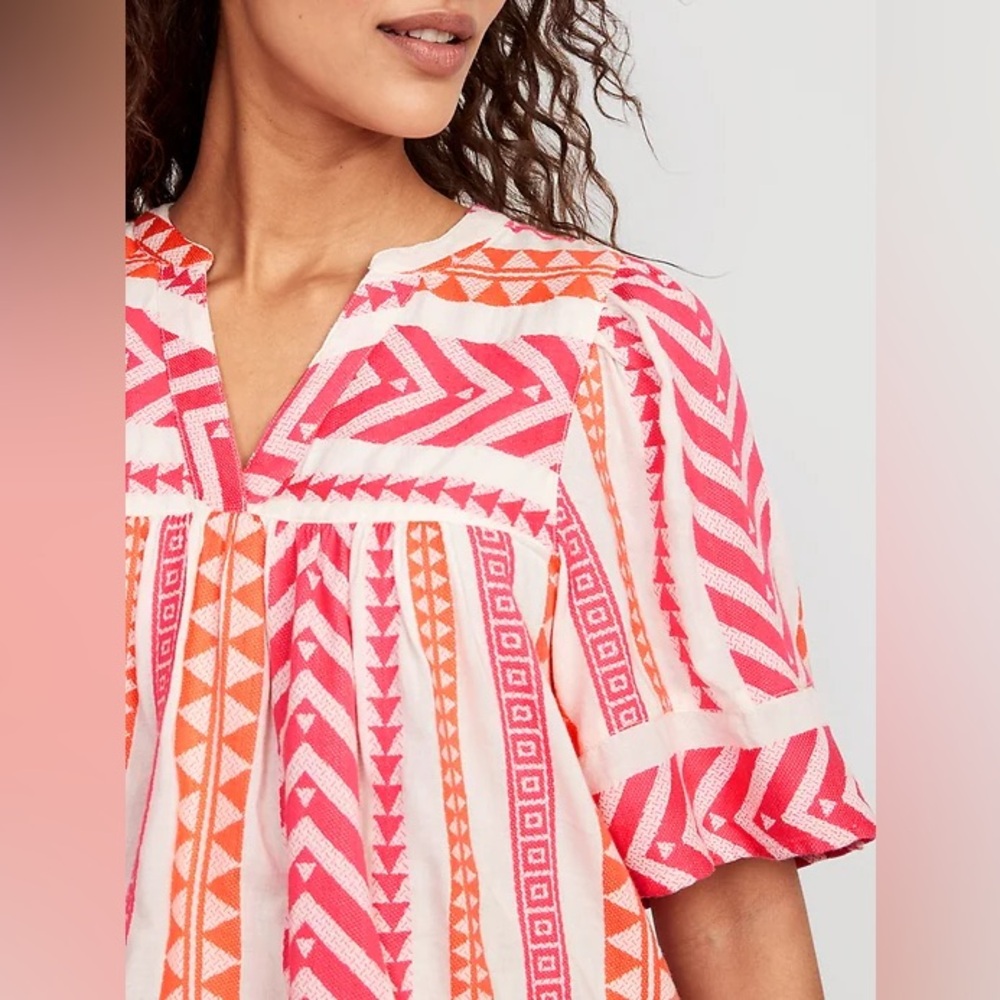 🆕 Old Navy Orange and Pink V-neck Blouse